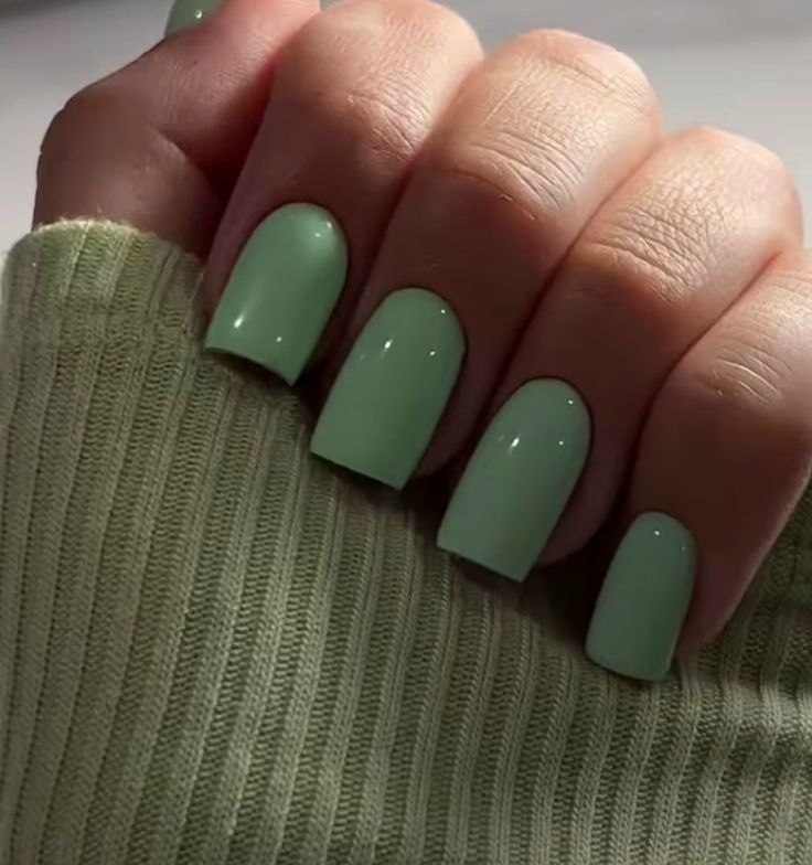 Sage Green Coffin Nails: The Sophisticated Neutral for a Polished Manicure