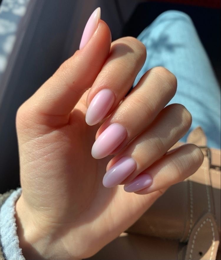 Soft Aura Gradient Nails: The Dreamiest Manicure Trend for Spring
