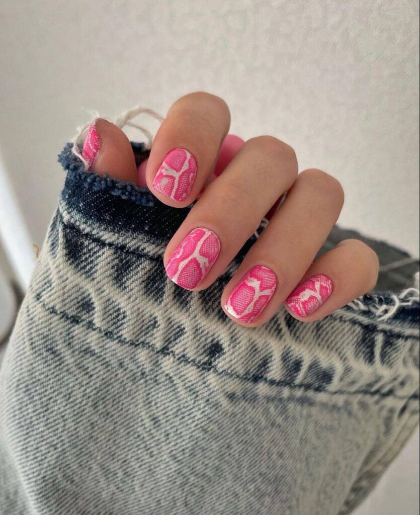 Tapestry Nails: How to Get the Tactile Woven Look This Spring