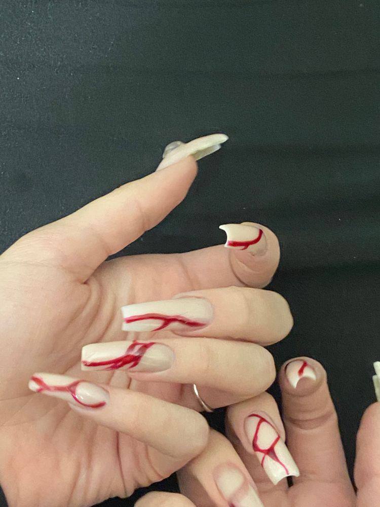 Crimson Quartz Nails: The Moodiest Autumn Manicure Trend
