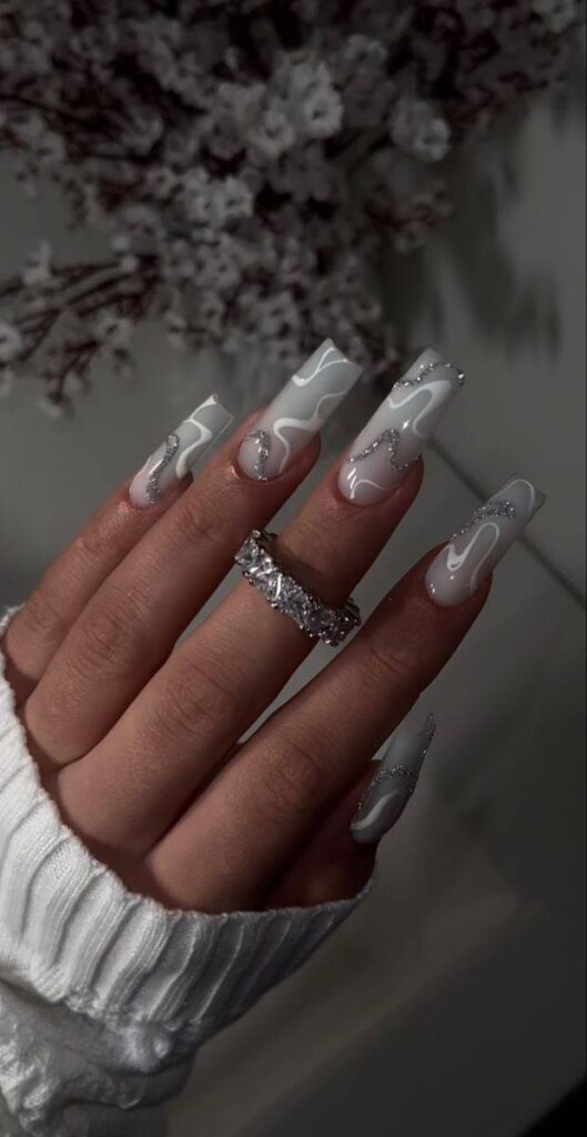 Milky Swirl Nails: The Softest Spring Manicure Trend