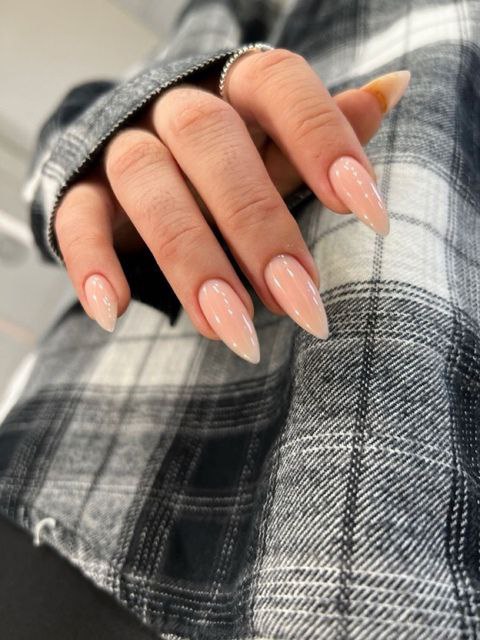 Milky Nails: How to Get the Perfect Soft Spring Manicure