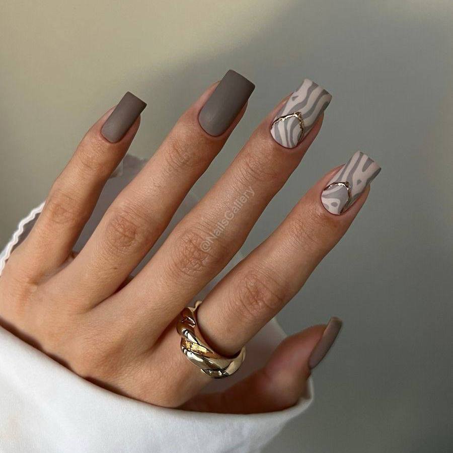 Glitter Gradient Nails: The Softest Trend for Your Winter Manicure