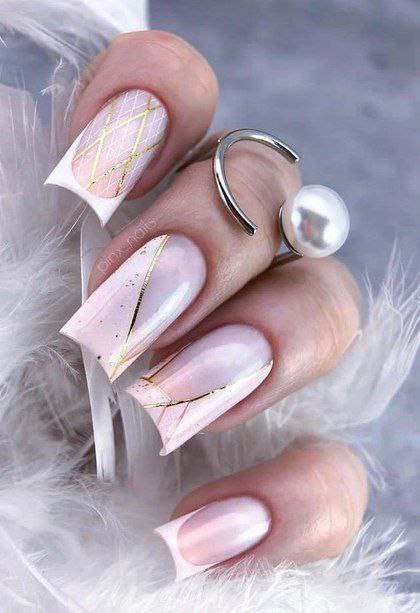 Pearl Chrome Nails: The Softest Spring Manicure Trend & How to Get the Look