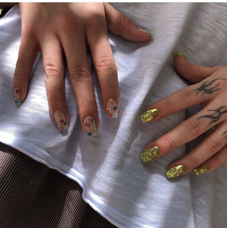 Molten Olive Nails: The Warmest Autumn Manicure Trend