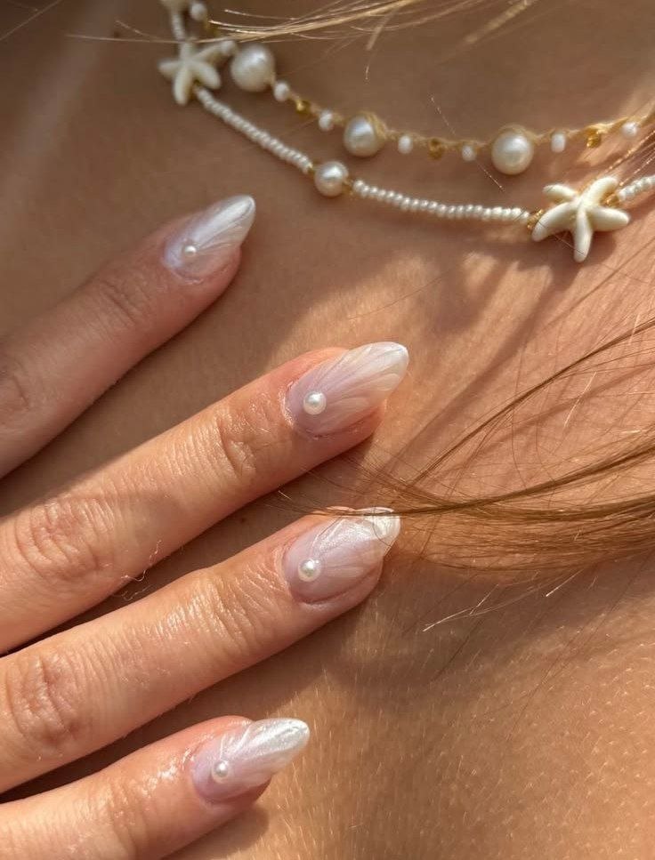 Pearl Glaze Nails: How to Get the Dreamiest Summer Manicure