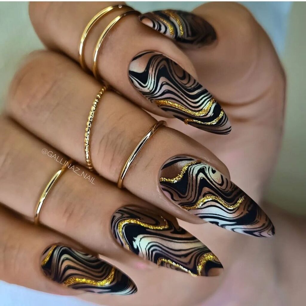 Velvet Nails: How to Get the Coziest Winter Manicure Trend