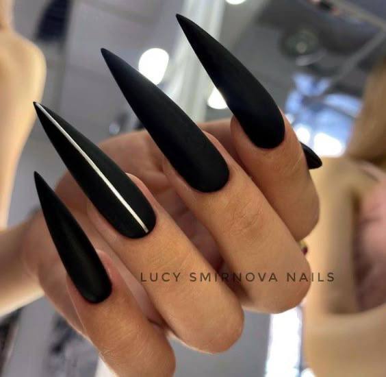 Velvet Nails: The Ultimate Guide to the Coziest Winter Manicure
